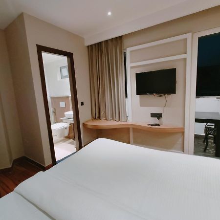 Aura Rooms Dehradun Extérieur photo